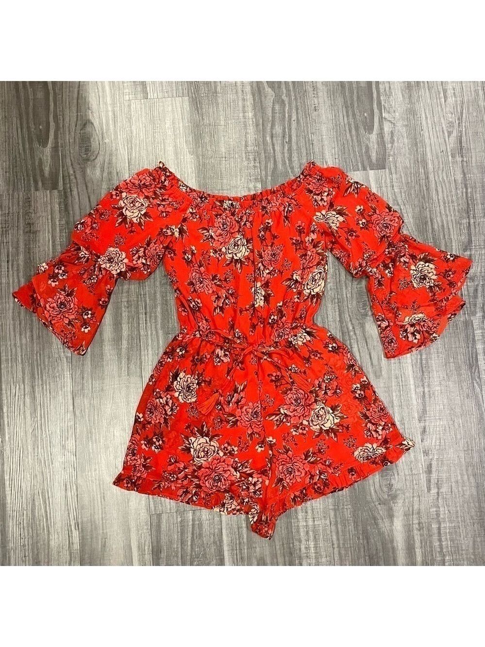 Fabulous American Eagle Boho Floral Romper